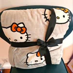 Hello kitty pumpkin blanket